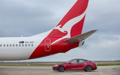 Tesla Model S đua tốc độ với Boeing 737-800 của Qantas Airways