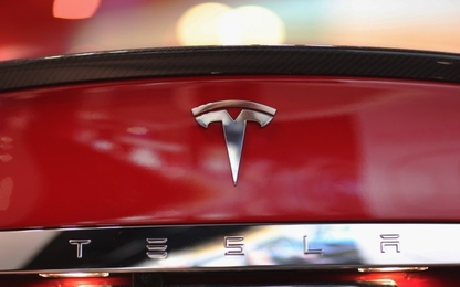 Tesla Model 3 bị đối thủ chế nhạo nhận quá nhiều đơn đặt hàng