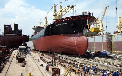 Ngành đóng tàu Hàn Quốc trước nguy cơ sa thải lao động hàng loạt