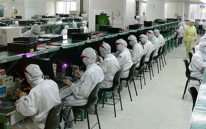 60.000 lao động tại nhà máy sản xuất iPhone mất việc vì robot