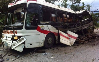 Nổ xe khách ở Lào, 8 người Việt tử vong