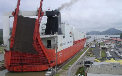 Cận cảnh quá trình đưa tàu qua kênh đào Panama