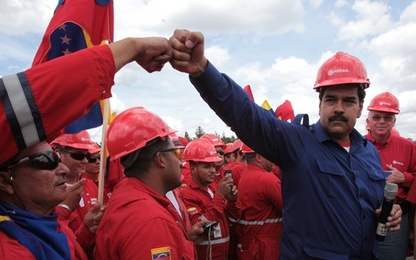 Sản lượng dầu giảm chóng mặt khiến Venezuela thêm bi đát