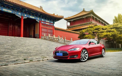 Tài xế Trung Quốc đổ tội xe Tesla gây tai nạn