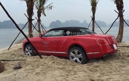 Siêu xe Bentley mui trần 12 tỷ "gặp nạn" trên bãi cát Tuần Châu