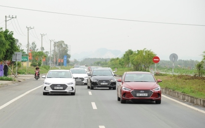 Hyundai Elantra đi 100 km hết có 4,6 lít nhiên liệu