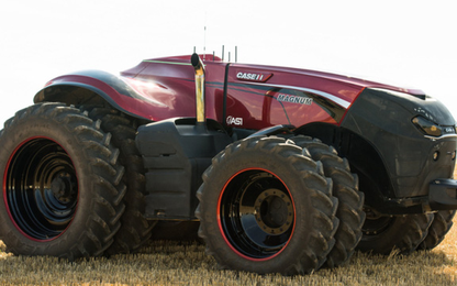 Máy kéo nông nghiệp như bước ra từ Transformer , điều khiển thông qua tablet