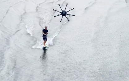 Làm mới với trò chơi lướt sóng bằng drone