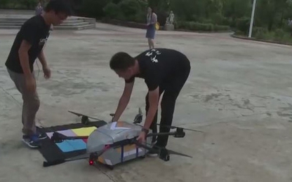 Trung Quốc dùng drone đưa thư tại các vùng có đường xá hiểm trở