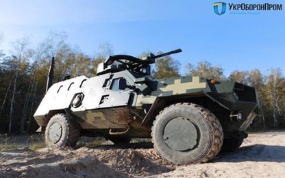 Ukraine khoe tài lắp vũ khí máy bay cho xe chiến đấu