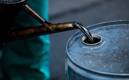 Giá dầu đảo chiều tăng thành công lần đầu trong 1 tuần