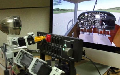 Robot lái máy bay có thể thay thế phi công