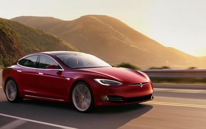 Tesla P100D có thể tăng tốc từ 0 tới 100 km/h trong vòng 2,4 giây