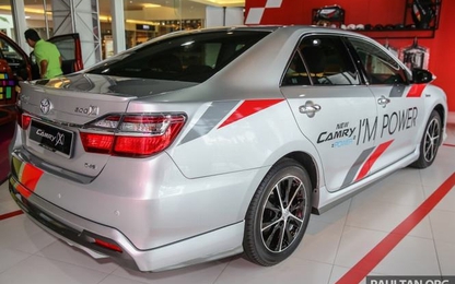Xuất hiện phiên bản Toyota Camry 2.0 mới cực trẻ trung