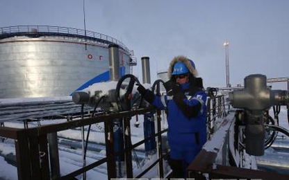Các nước ngoài OPEC giảm sản lượng 558.000 thùng dầu/ngày