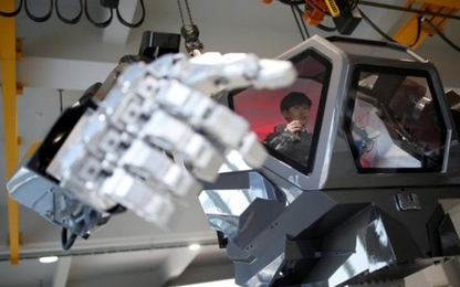 Hàn Quốc phát triển robot chiến đấu khổng lồ