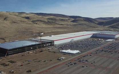 Hình ảnh "nóng hôi hổi" về siêu nhà máy của Elon Musk