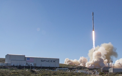 SpaceX phóng và thu hồi thành công tên lửa đẩy Falcon 9