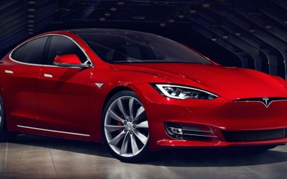 Tesla kích hoạt các tính năng tự hành cho những xe có sẵn phần cứng