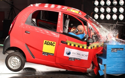 Tata Nano chiếc xe hơi rẻ nhất thế giới ra đời với giá 2000$
