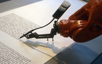 Robot viết báo trong tích tắc, khiến phóng viên lo ngại