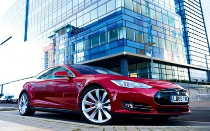Tesla Model S P100D thiết lập kỷ lục nhanh nhất thế giới