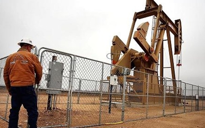 Giá dầu đồng loạt giảm khi trữ lượng dầu và xăng tăng lại Mỹ