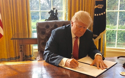 Ông Trump ký sắc lệnh hành pháp mới về di trú