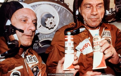 Tại sao các phi hành gia bị cấm uống rượu ngoài không gian?