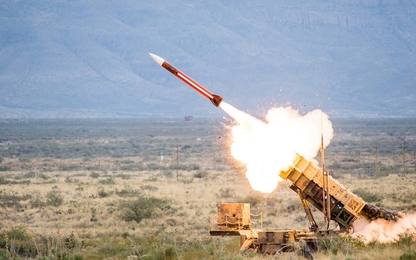 Tên lửa Patriot 3 triệu USD một quả để bắn hạ drone 200 USD