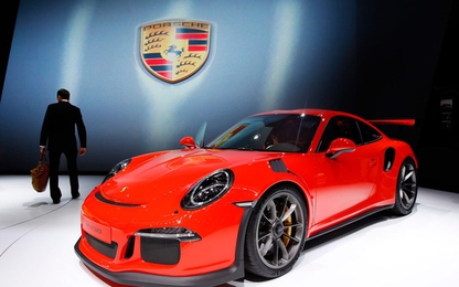 Một chiếc xe bán ra, BMW lãi 5.000 USD, Porsche lãi tới 17.250 USD.