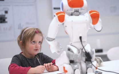 14 năm nữa, robot sẽ dạy học cho con người