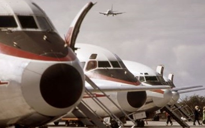 Áp sàn vé máy bay: Thời kỳ “đi ngược” của hàng không Mỹ
