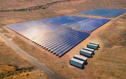 Cánh đồng năng lượng Mặt Trời lớn nhất thế giới ở Úc sắp hoạt động