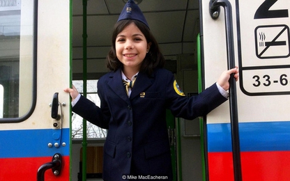 Kỳ lạ tuyến xe điện được điều hành hoàn toàn bởi trẻ em ở Budapest