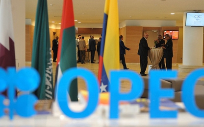 Giá dầu thô giảm mạnh, OPEC đang mất dần sự chọn lựa