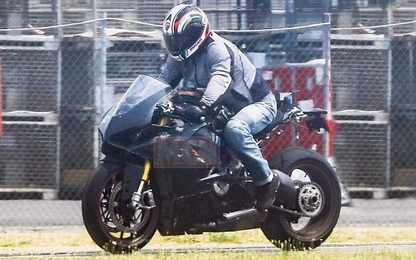 Siêu mô tô động cơ V4 của Ducati sắp trình làng