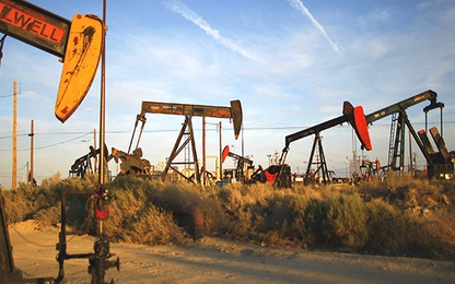 Giá dầu trở đầu tăng sau 3 phiên xuôi dốc