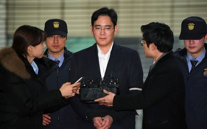 Người thừa kế Samsung bị kết án 5 năm tù vì hối lộ tổng thống