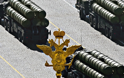 Tổ hợp tên lửa phòng không S-400 của Nga đang hút khách hàng