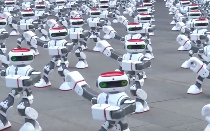 Xem màn nhảy múa phá kỷ lục thế giới của 1069 robot