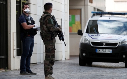 Pháp bắt hai người, chặn âm mưu khủng bố