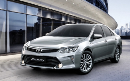 Ra mắt Toyota Camry 2017, giá giảm cả trăm triệu so với trước