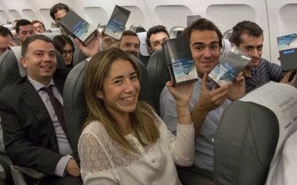 Samsung chơi lớn: tặng Galaxy Note 8 cho khách đi máy bay