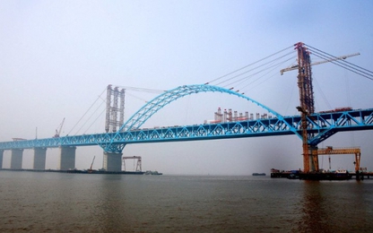 Trung Quốc xây cầu vòm thép dài nhất thế giới