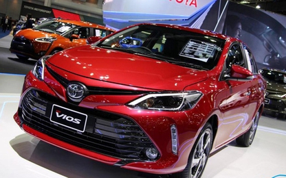 Nhiều ô tô ‘hot’ Toyota và Hyundai giảm giá ‘sập sàn’, về mốc 500 triệu