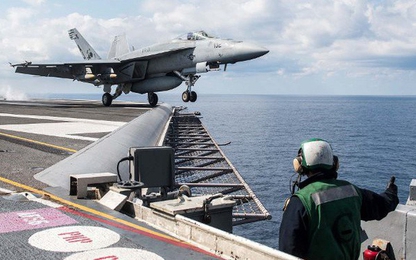 Hải quân Mỹ xin lỗi vụ phi công "vẽ bậy" trên trời