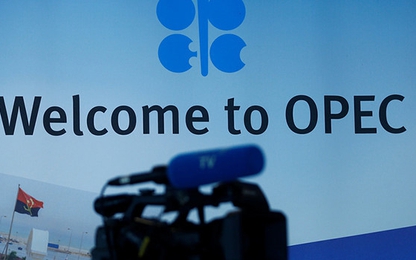 Giá dầu xuôi dốc trước thềm cuộc họp OPEC