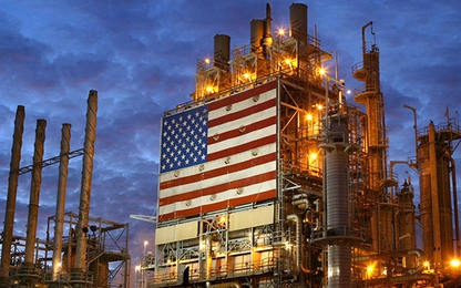 Giá dầu giảm sau 2 phiên tăng do lo ngại sản lượng Mỹ