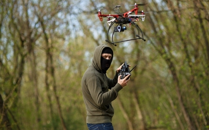Sắp có tiểu bang đầu tiên tại Mỹ cấm người say rượu điều khiển drone